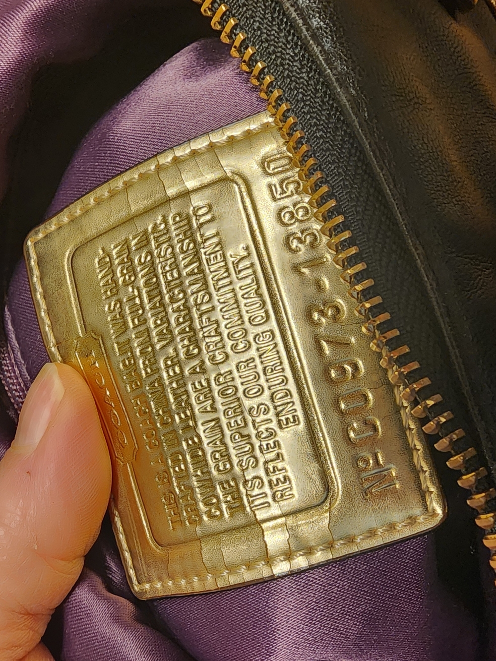Coach Poppy two-way leather crossbody bag featuring gold-tone hardware - Picture 15 of 16